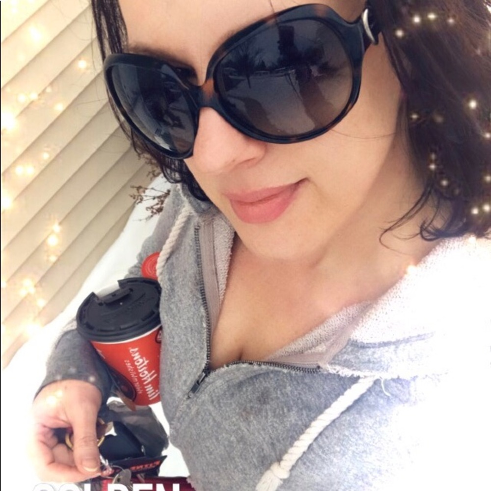 Meet your Posher, April